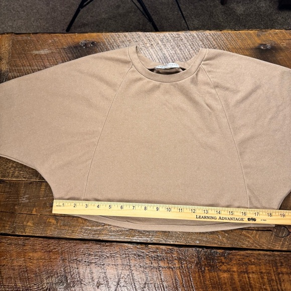 Paper Crane Women’s Beige Long Sleeve Crop Top Stretch Pullover Anthropologie S - Picture 6 of 8